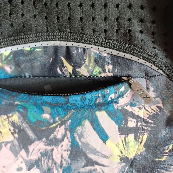 Victoria’s Secret VSX Knockout Floral Jacket M Zip Mesh Back Thumbholes Athletic - Picture 7 of 10